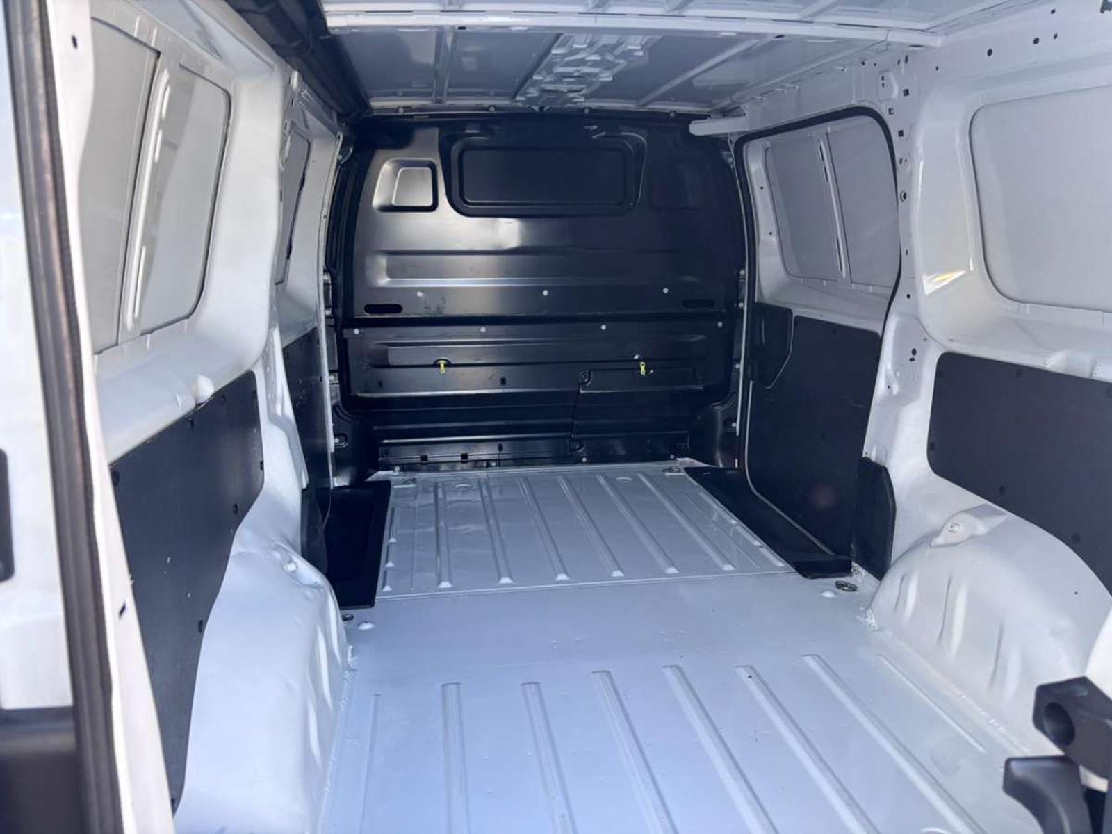 Opel VIVARO TD 150 2.0 2023 - Imagen 9 de 10
