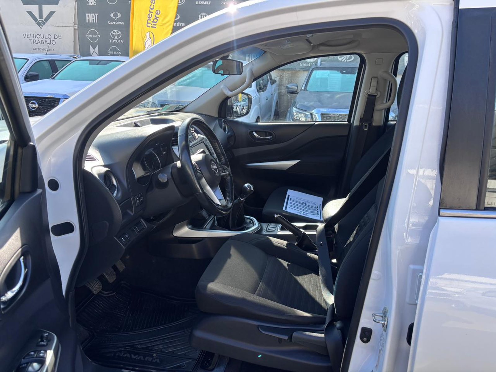 Nissan NAVARA XE 4X2 2.3 DIESEL 2023 - Imagen 10 de 10