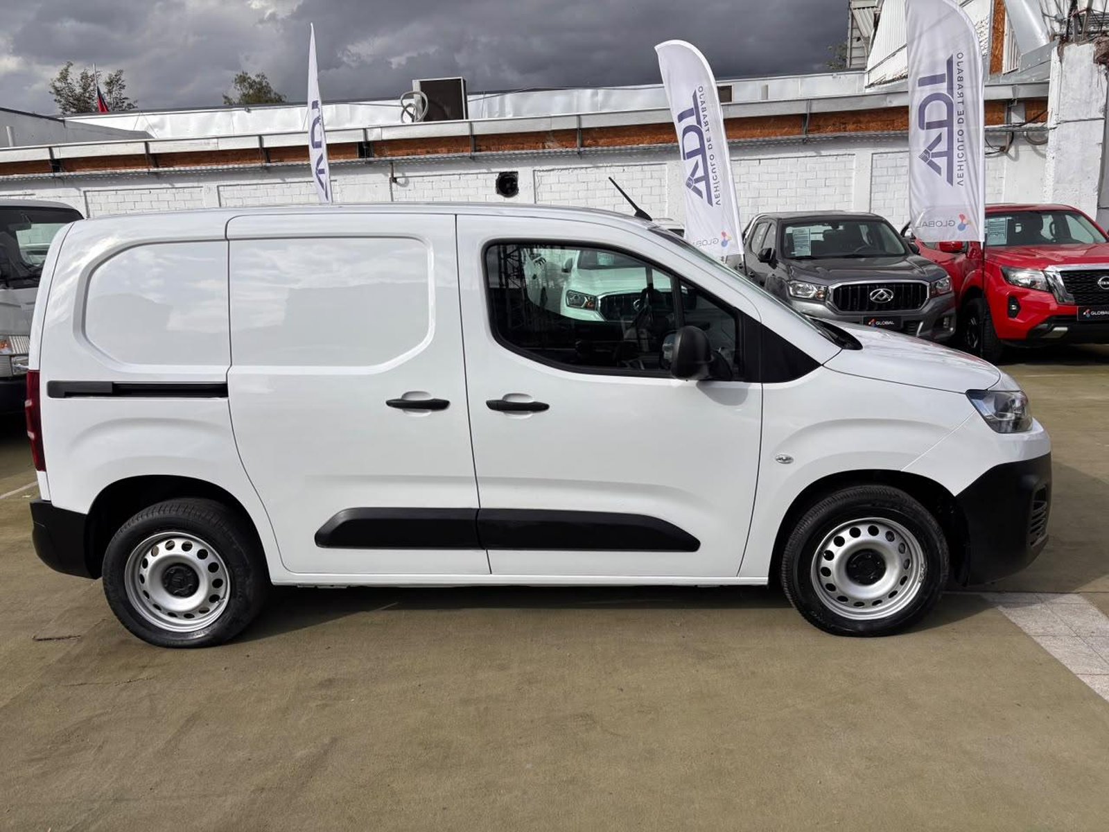 Citroën Berlingo 2024 - Foto 4 de 10