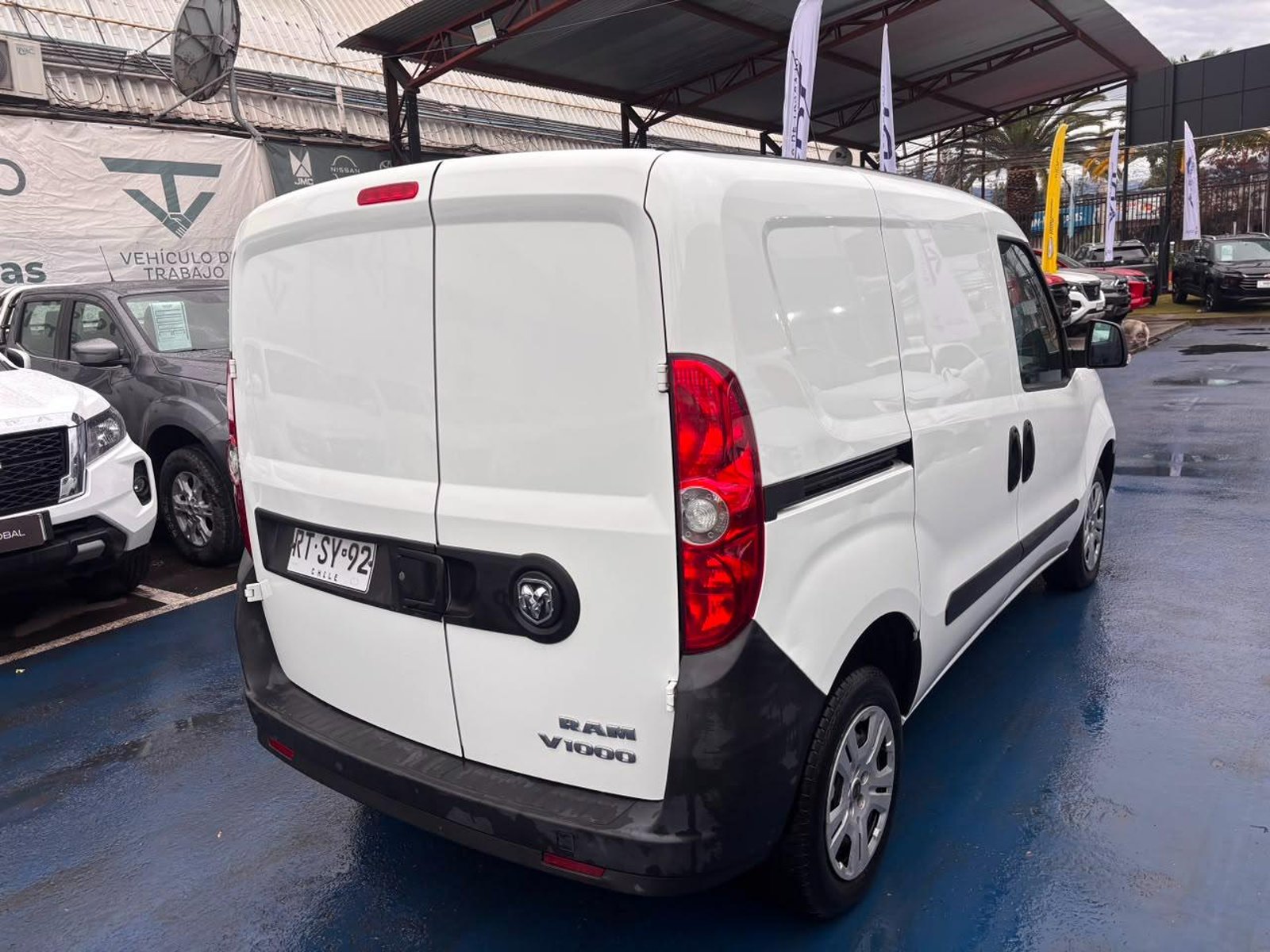 RAM VAN 1000 2022 - Imagen 8 de 10