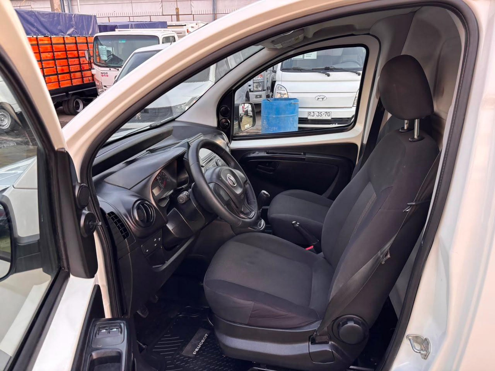RAM VAN 700 CITY 2023 - Imagen 10 de 10