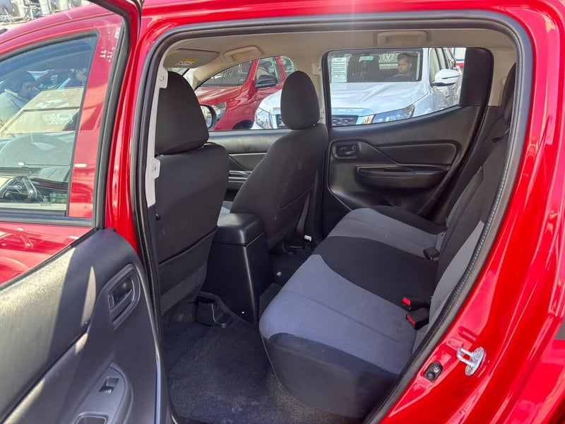 Mitsubishi L200 Katana 2.4 4x4 MT 2023 - Imagen 9 de 10