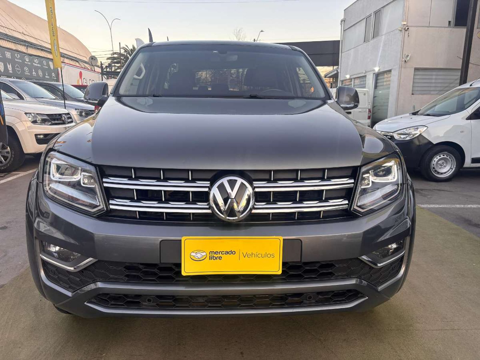 Volkswagen AMAROK DCAB TDI DOHC 4X4 2.0 AUT 2023 - Foto 2 de 10