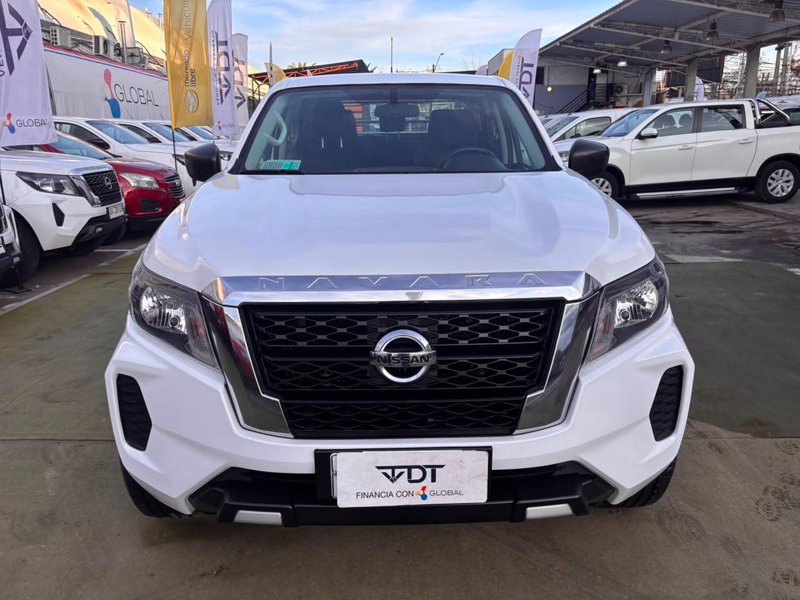 Nissan NAVARA SE 4X4 2.3 2022 - Foto 2 de 10