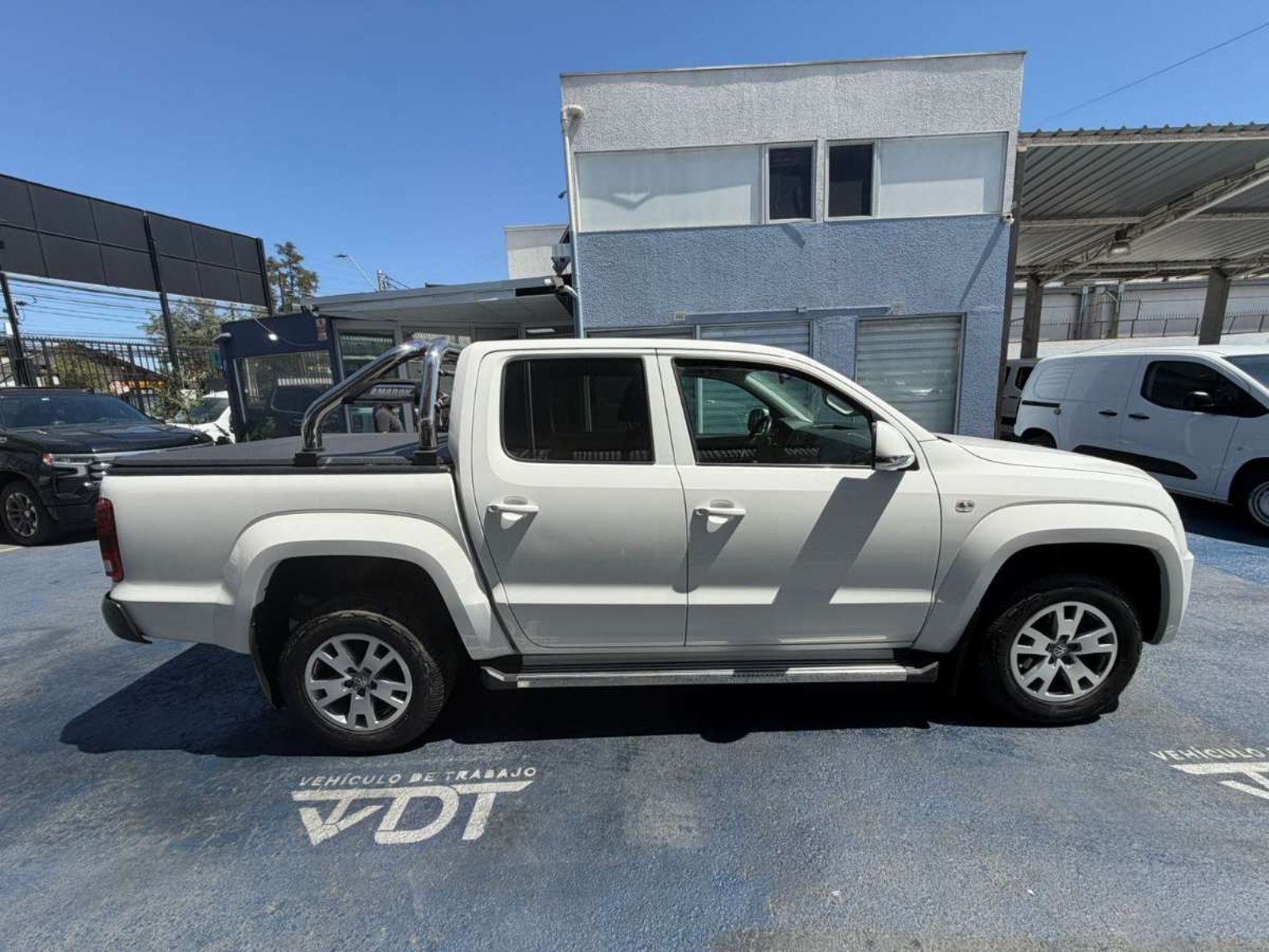 Volkswagen AMAROK DCAB TDI DOHC 4X4 2.0 AUT COMFORTLINE 2022 - Imagen 5 de 10