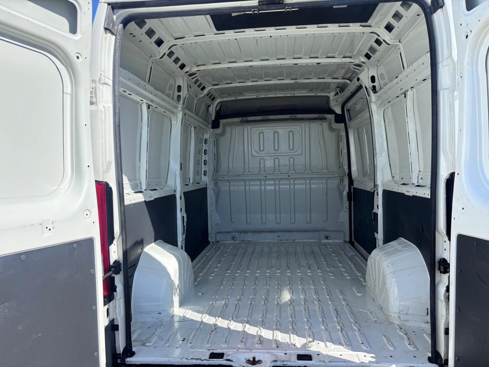Peugeot Boxer L2H2 2.0 Diesel 2019 - Imagen 9 de 10