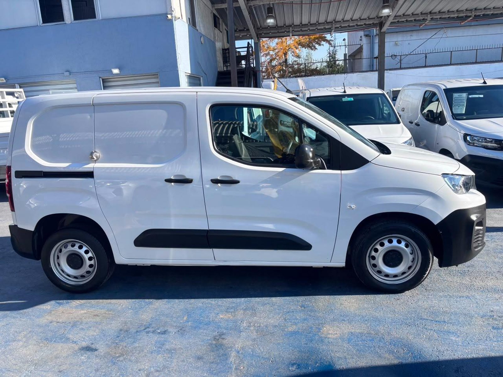 Peugeot PARTNER L1 BLUE HDI 100 1.5 L1 1.5 Diesel 2023 - Foto 4 de 10