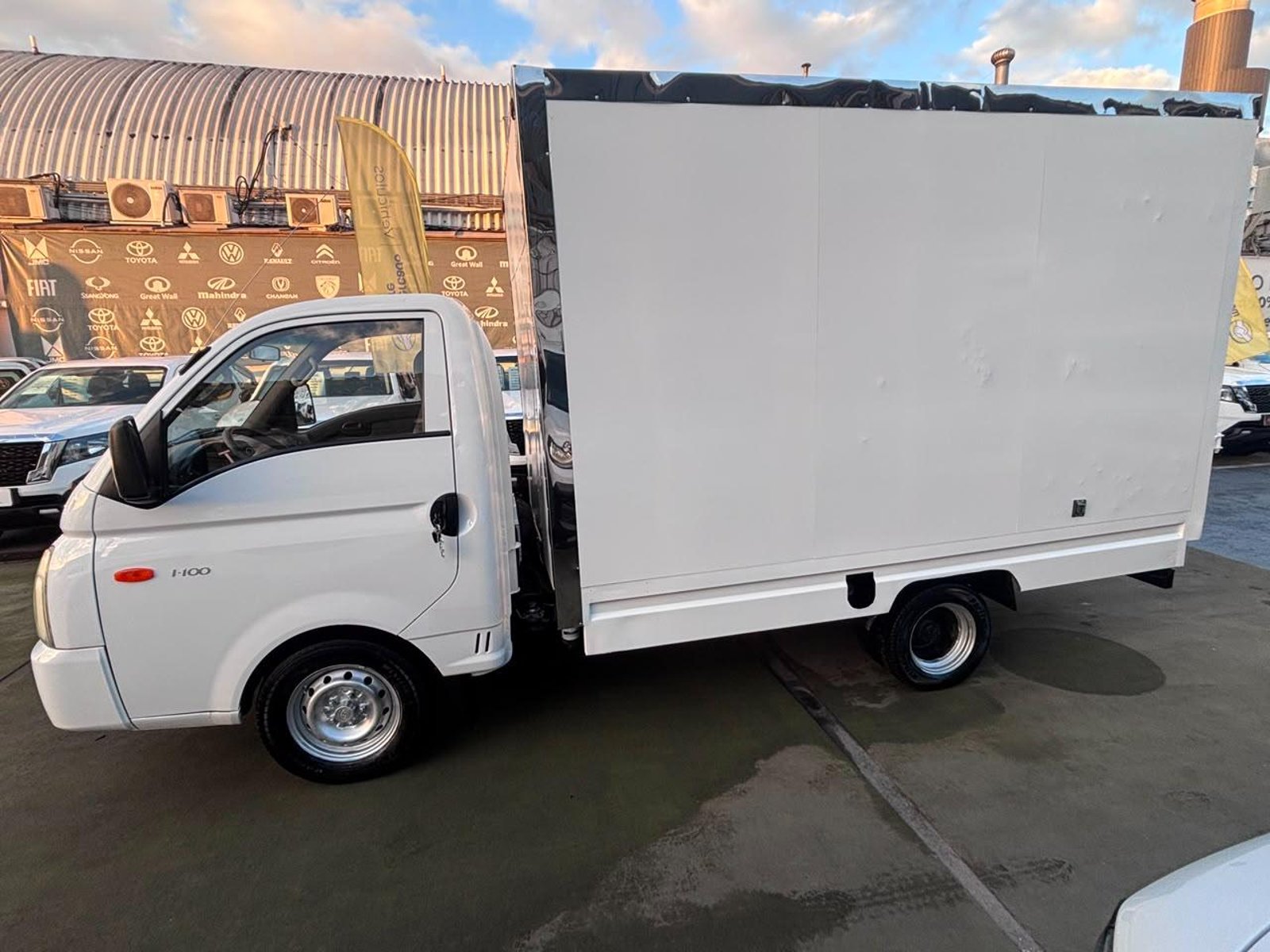 Hyundai PORTER II HI SUPER DOHC 2.5 2022 - Imagen 5 de 10