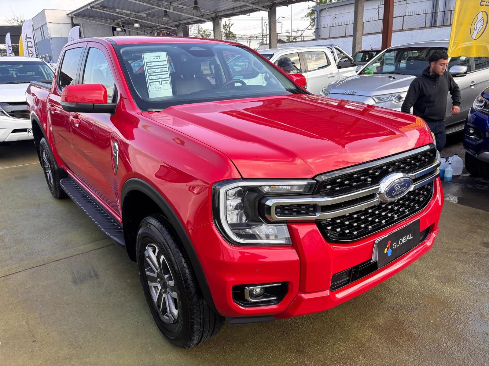 Ford RANGER 2.0 XLT DIESEL 4X2 DOB. CAB. AT 4P 2024 - Foto 3 de 10