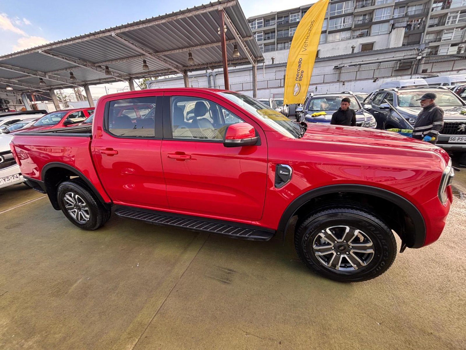 Ford RANGER 2.0 XLT DIESEL 4X2 DOB. CAB. AT 4P 2024 - Foto 5 de 10