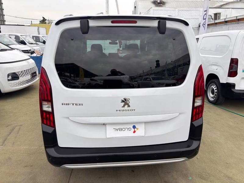 Peugeot RIFTER AT 1.5 Diesel 2024 - Imagen 7 de 10