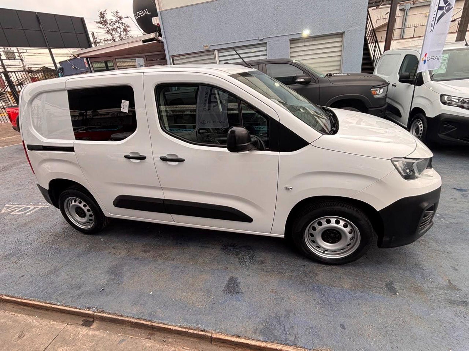 Peugeot PARTNER 2021 - Foto 4 de 10
