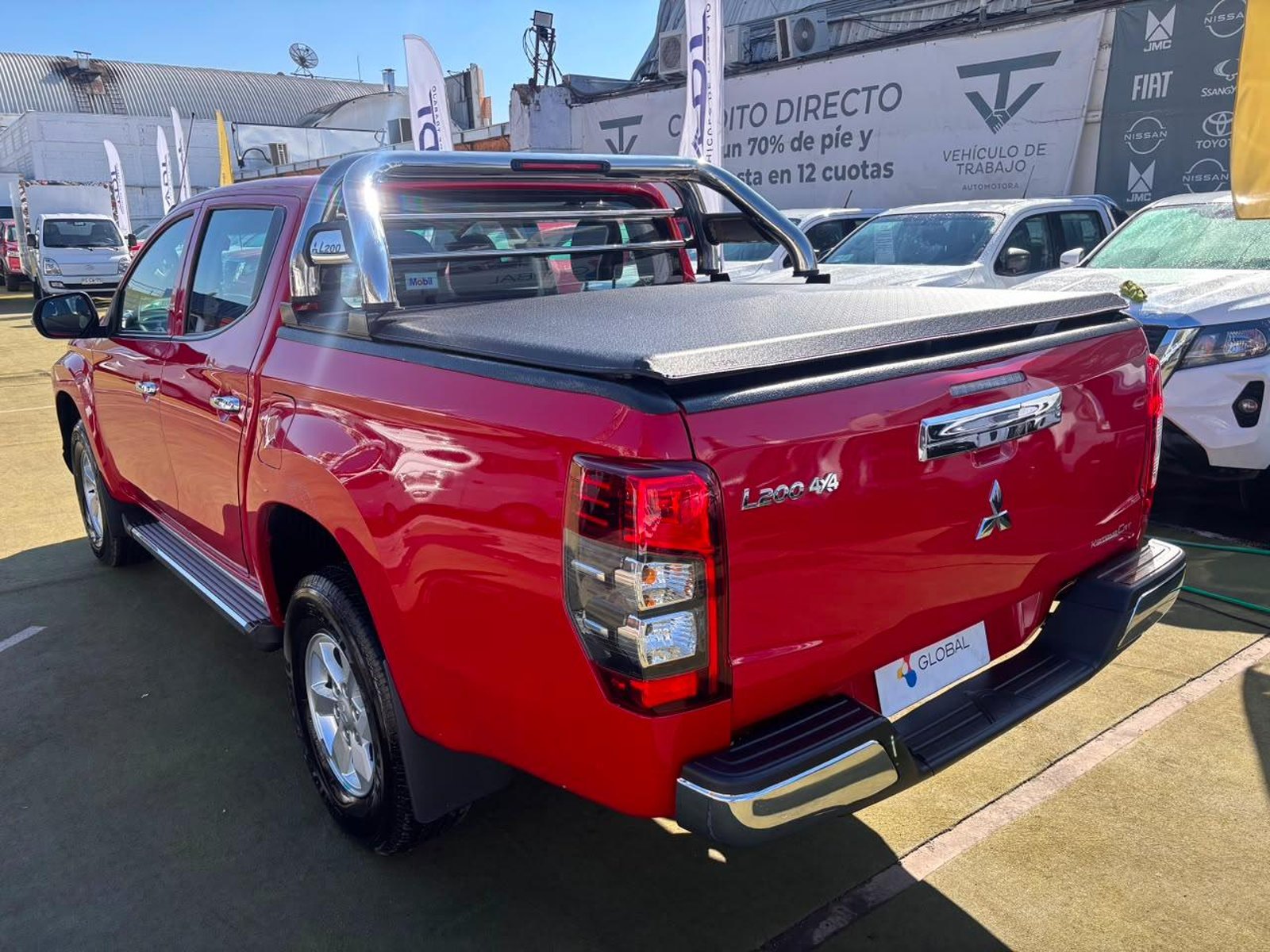 Mitsubishi L200 Katana 2.4 4x4 MT 2023 - Imagen 6 de 10