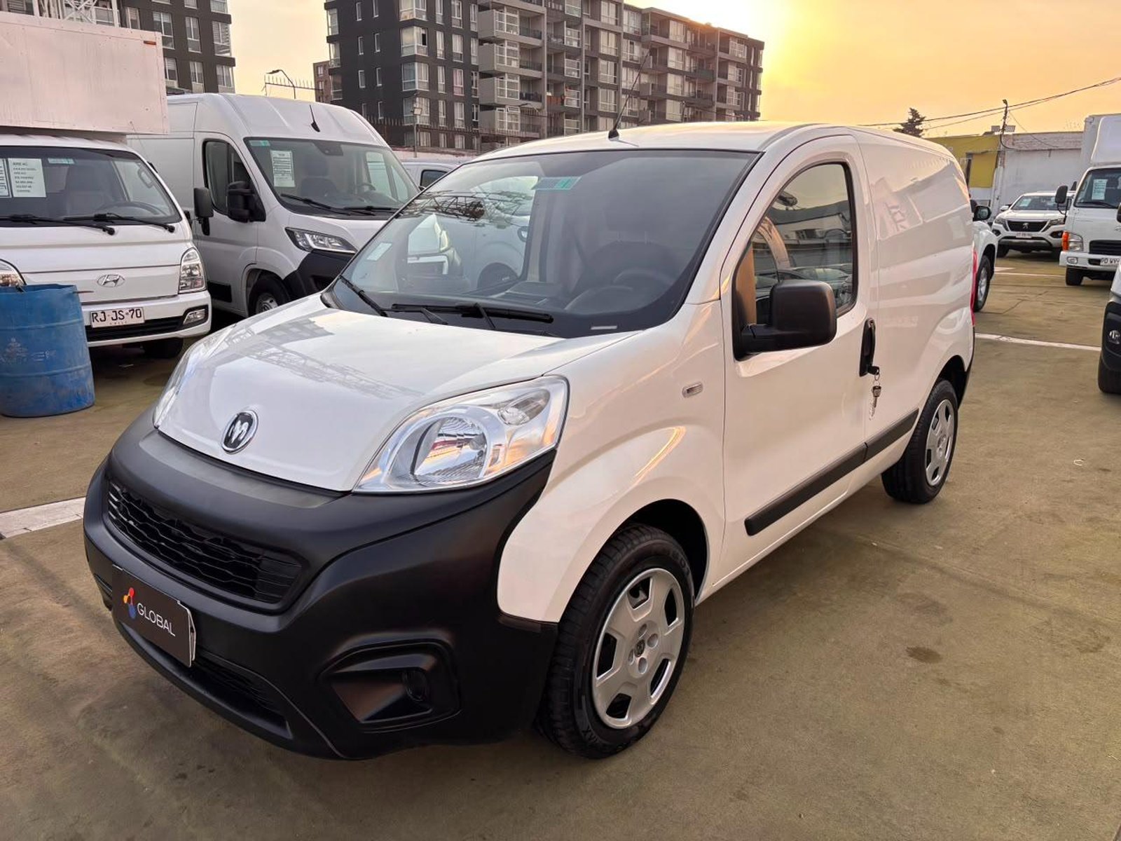 RAM VAN 700 CITY 2023 - Imagen 3 de 10