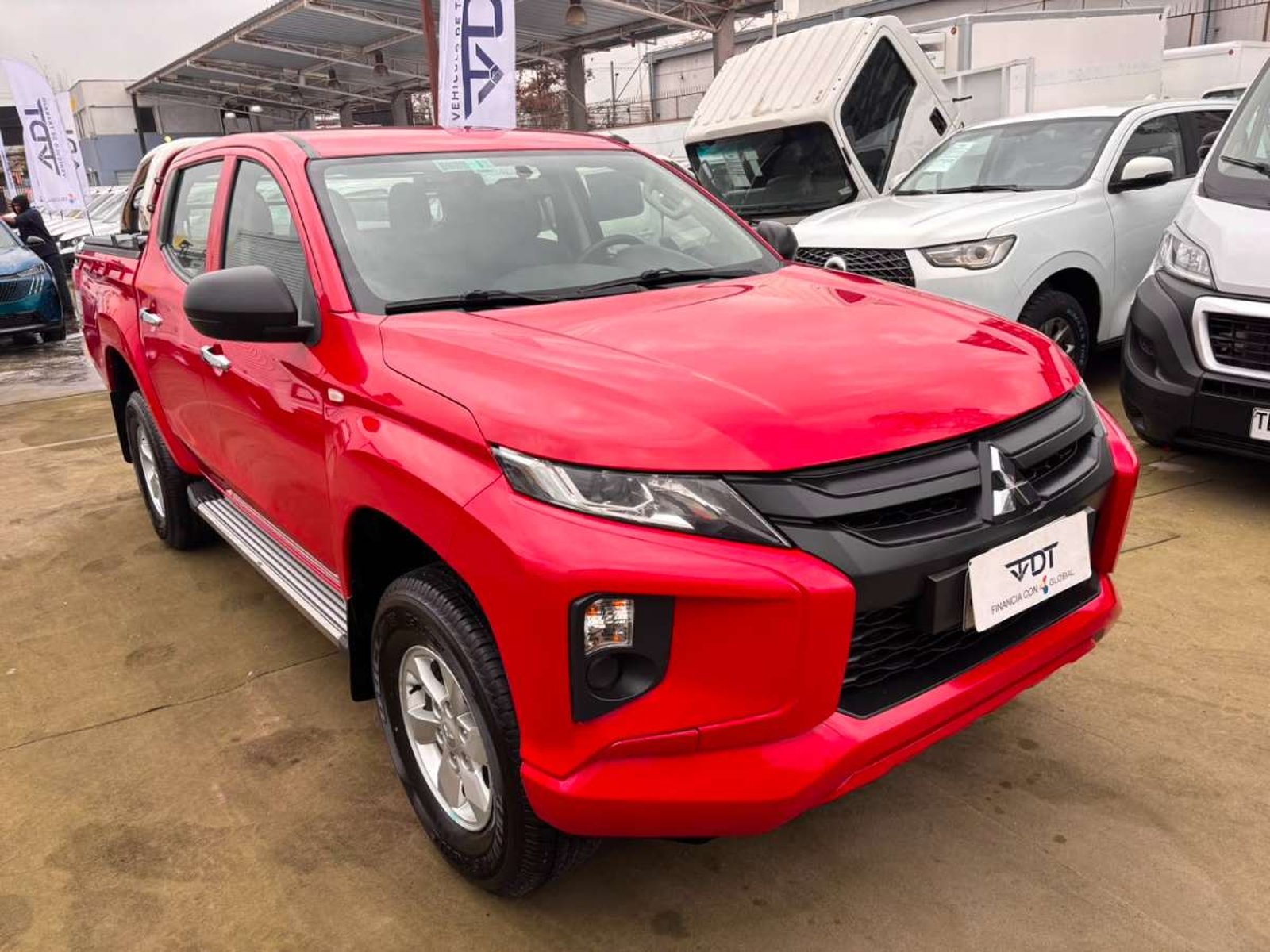 Mitsubishi L200 2023 - Foto 3 de 10