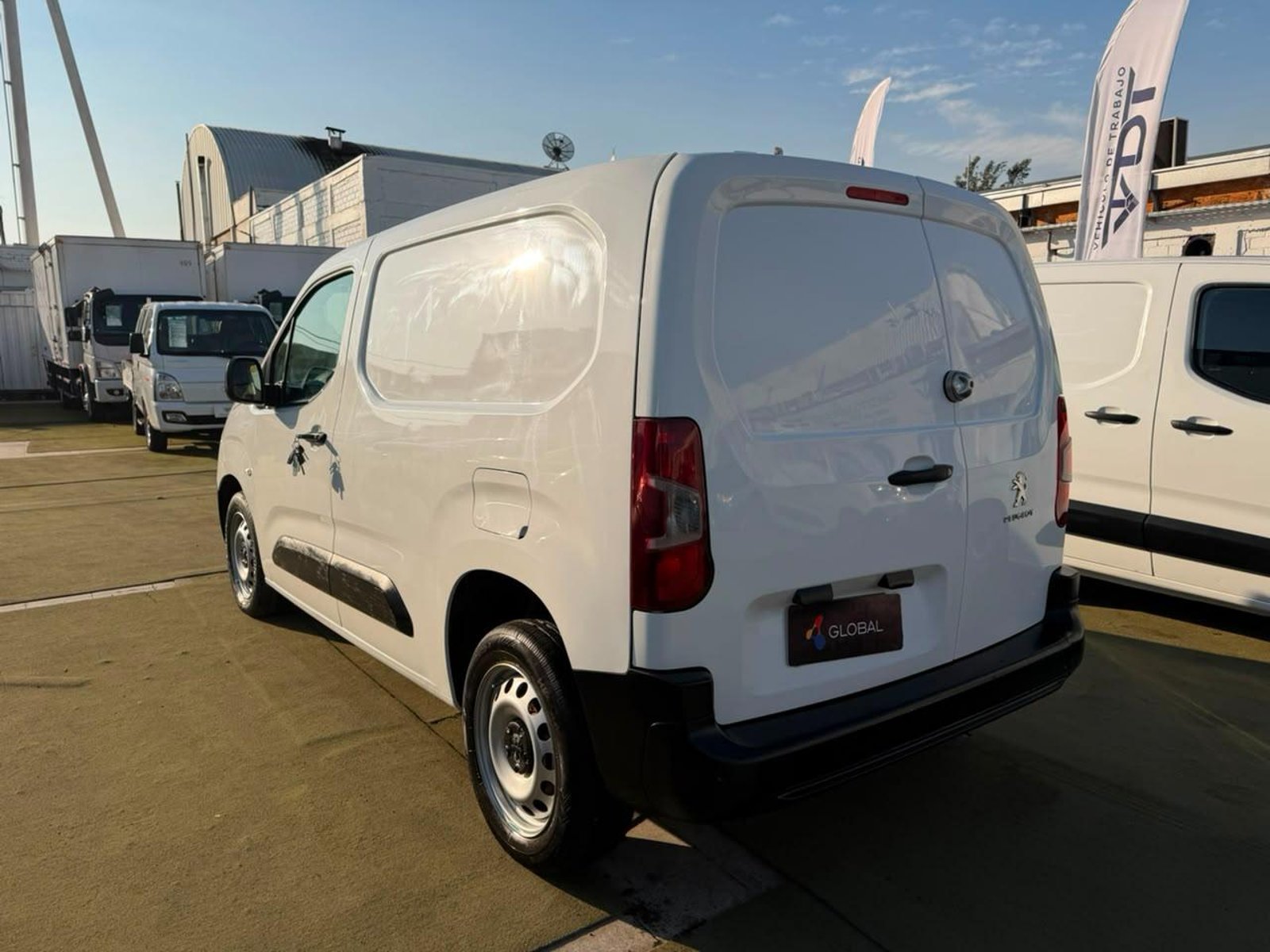 Peugeot PARTNER HDI 92 L1 1.6 2021 - Imagen 6 de 10