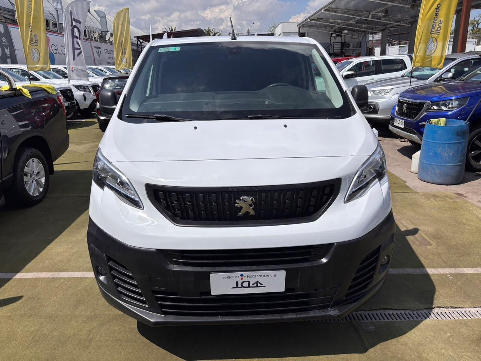 Peugeot EXPERT Premium Long 2.0 HDi 2023 - Foto 2 de 10