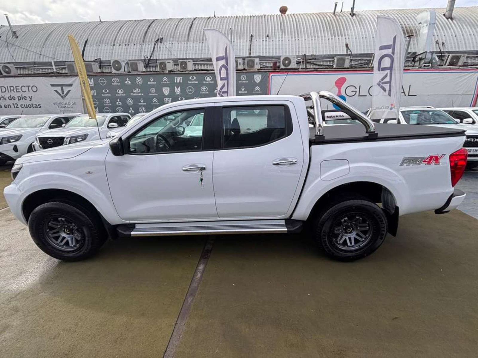 Nissan NAVARA SE 4X4 2.3 2023 - Imagen 4 de 10