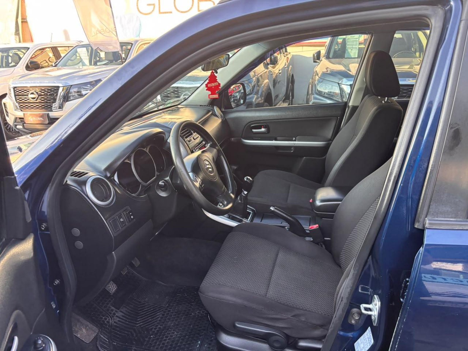Suzuki GRAND NOMADE GLX 2.0 2011 - Imagen 10 de 10