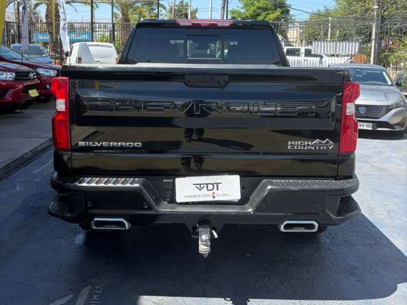 Chevrolet SILVERADO 4X4 3.0L AUT 2023 - Imagen 6 de 10
