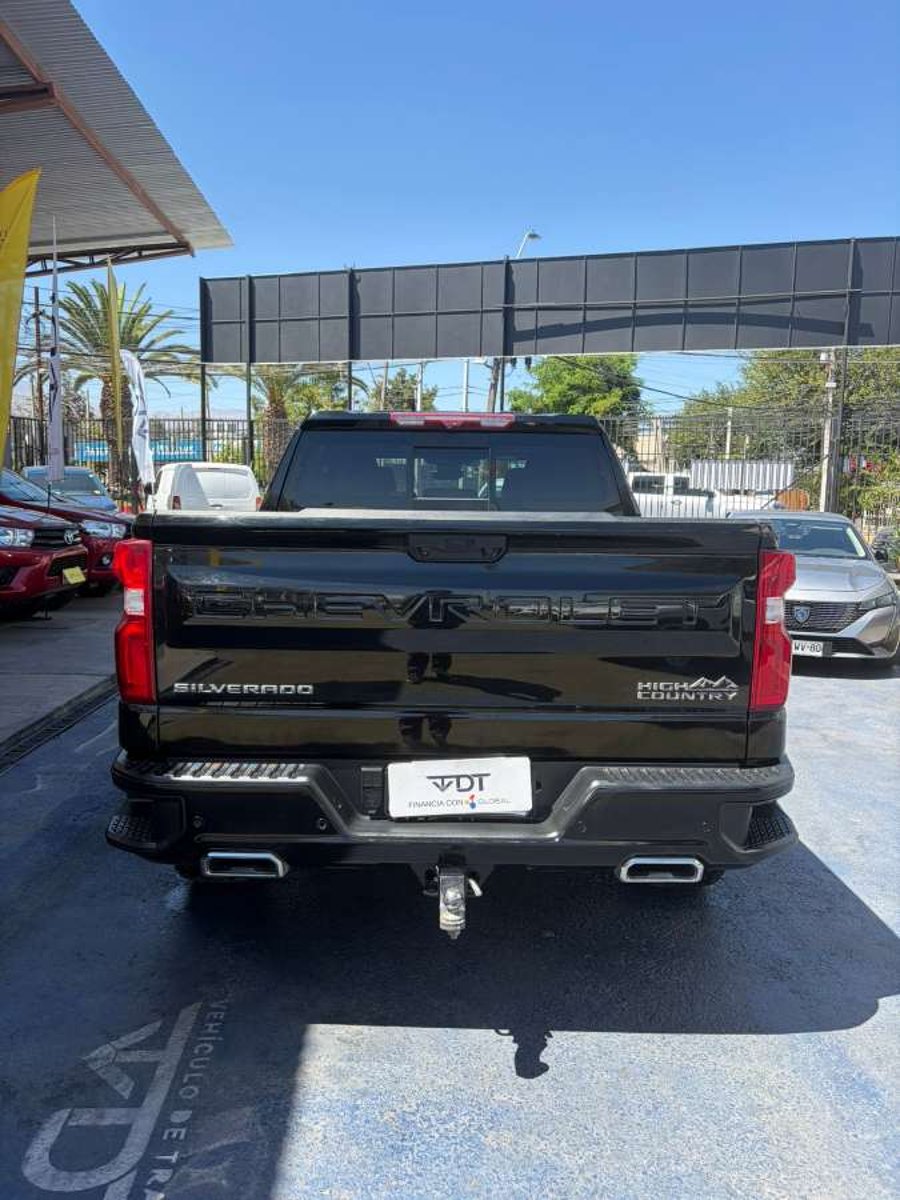 Chevrolet SILVERADO 4X4 3.0L AUT 2023 - Imagen 6 de 10