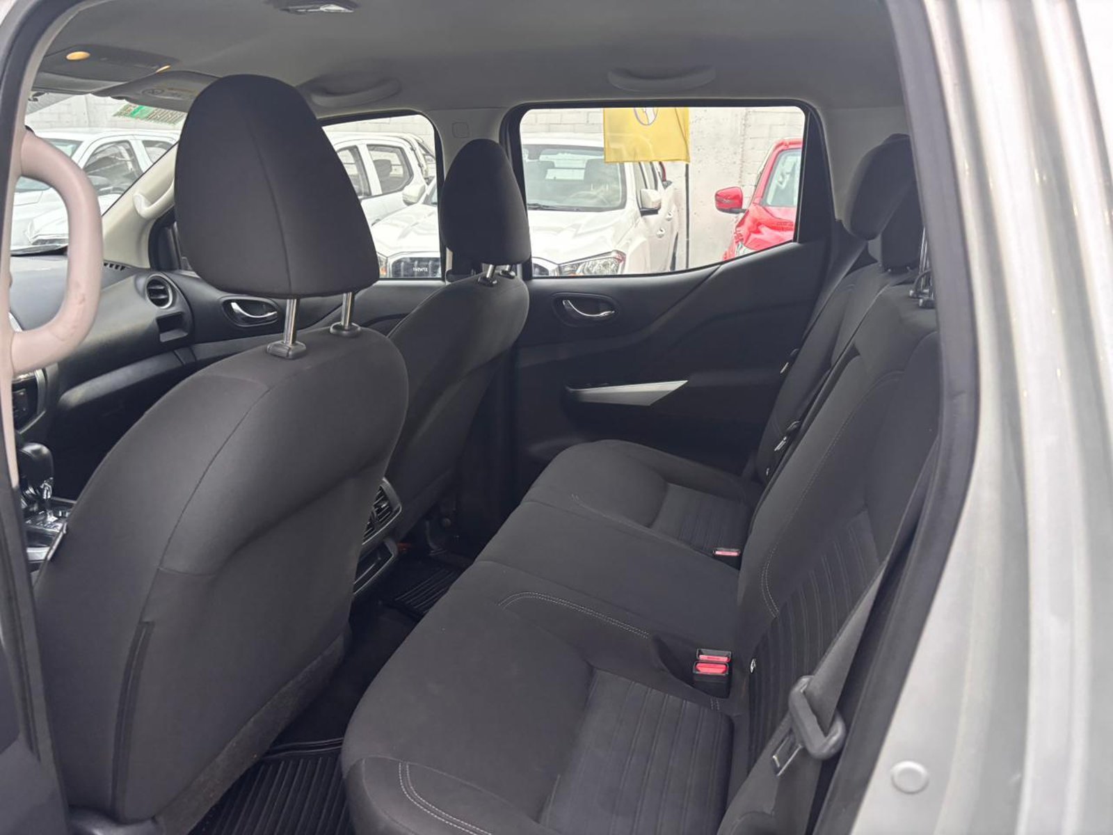 Nissan NAVARA XE 4X4 AT 2.3 DIESEL 2023 - Imagen 9 de 10