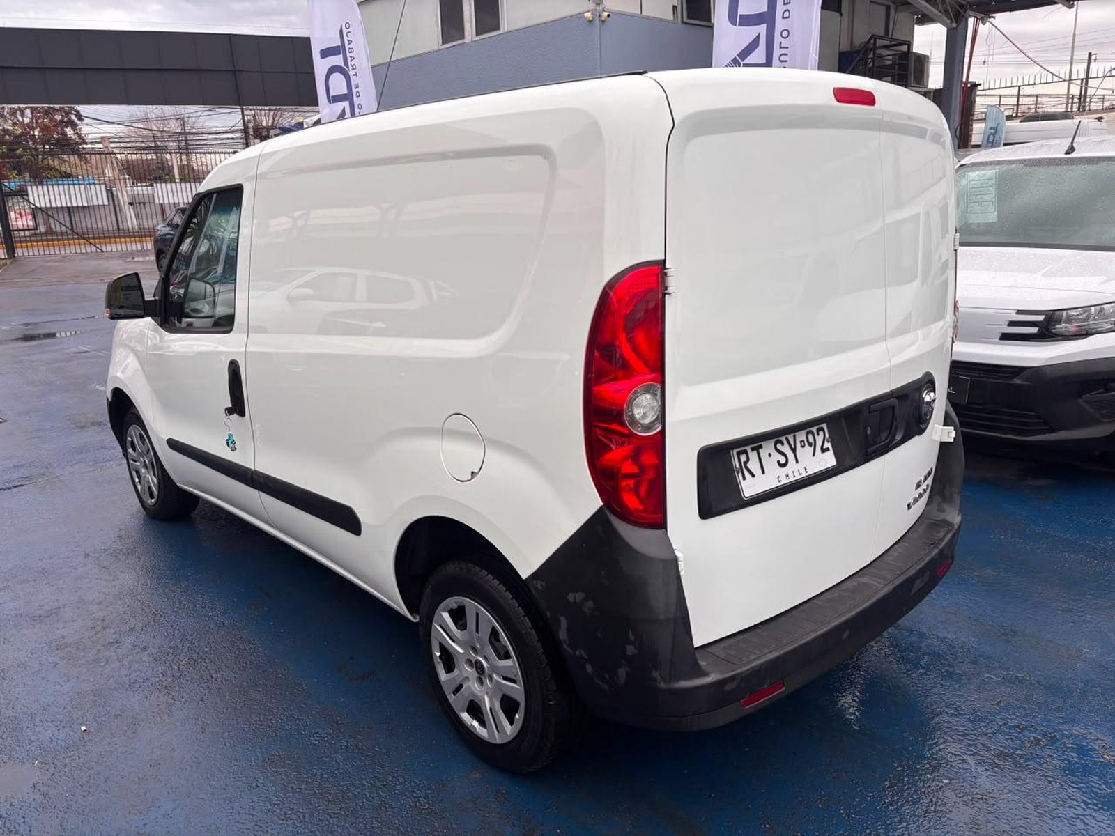 RAM VAN 1000 2022 - Imagen 6 de 10