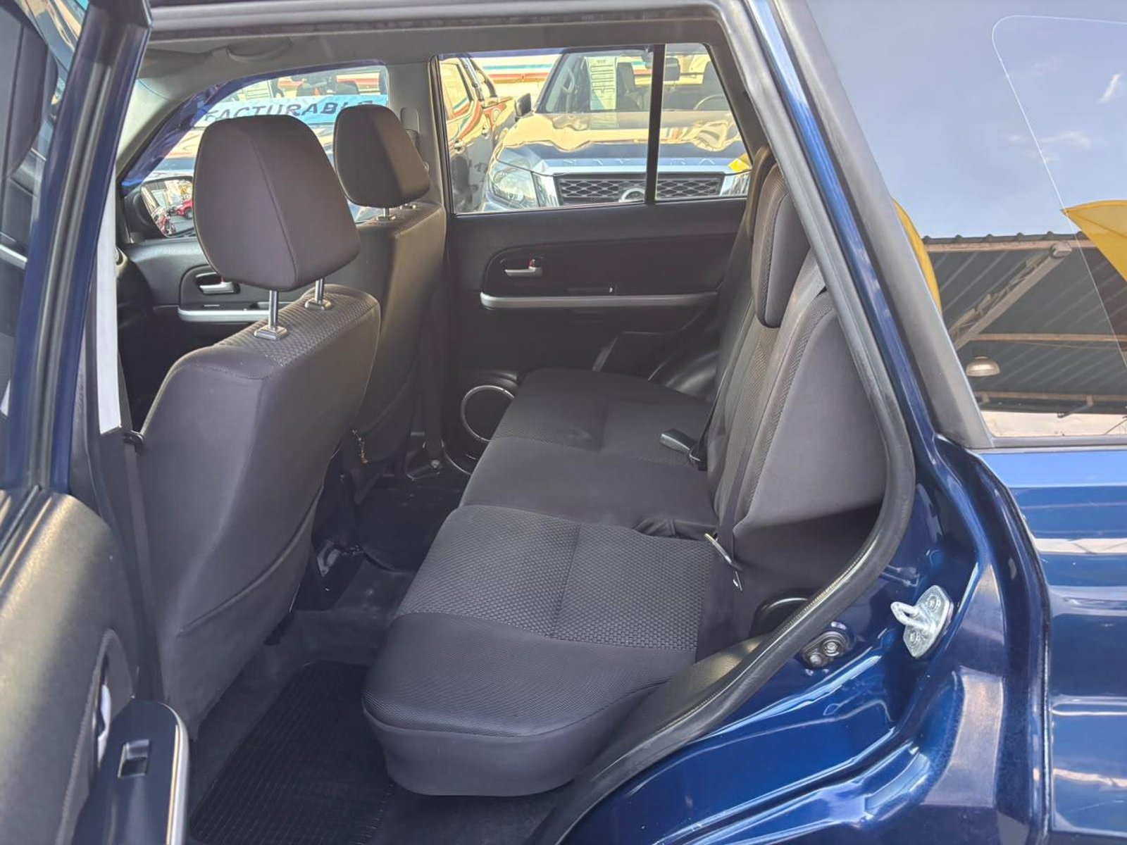 Suzuki GRAND NOMADE GLX 2.0 2011 - Imagen 9 de 10