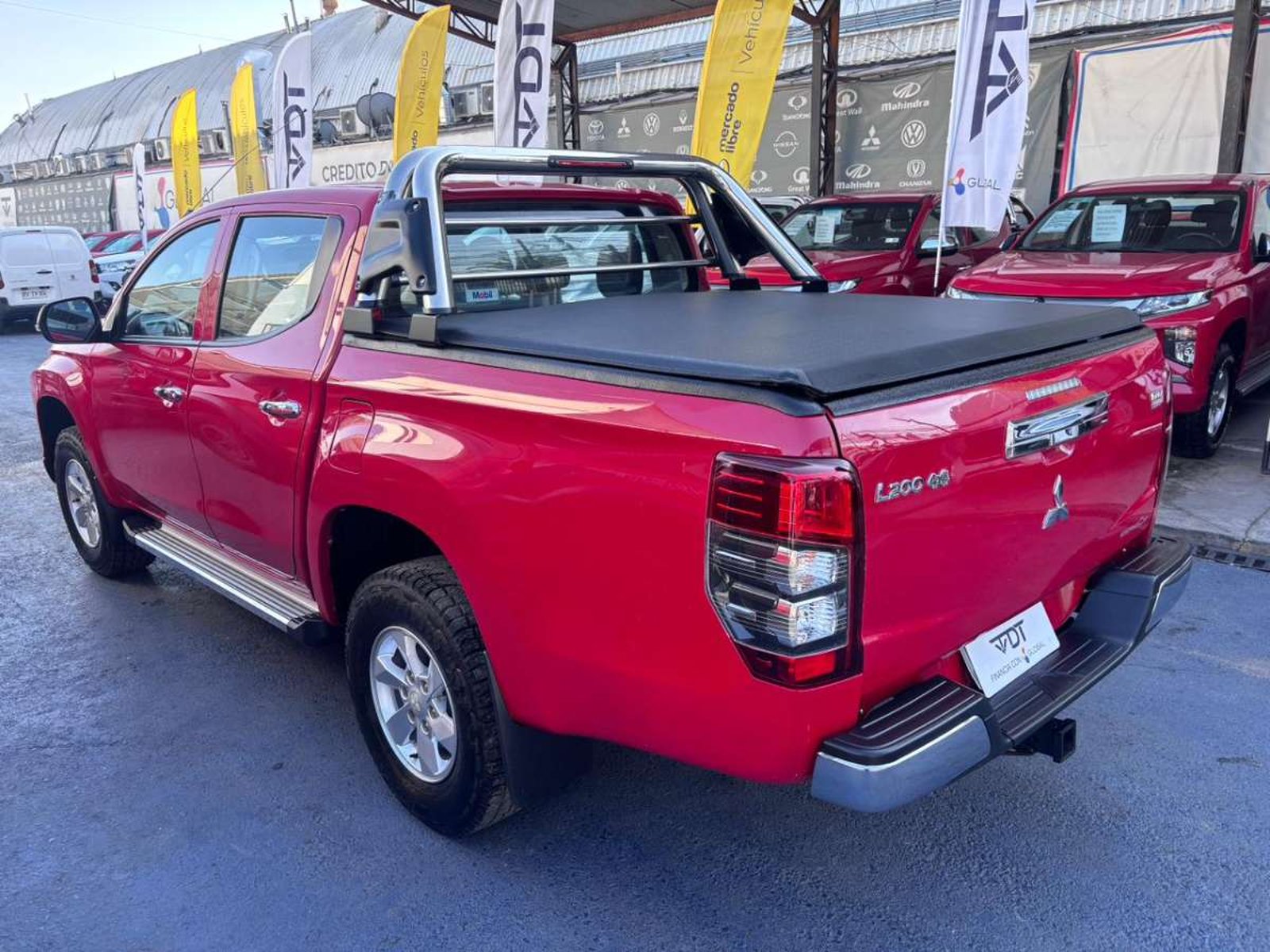 Mitsubishi L200 2.4 KATANA CRM DIESEL DOB. CAB. 4X4 MT 4P 2023 - Imagen 6 de 10