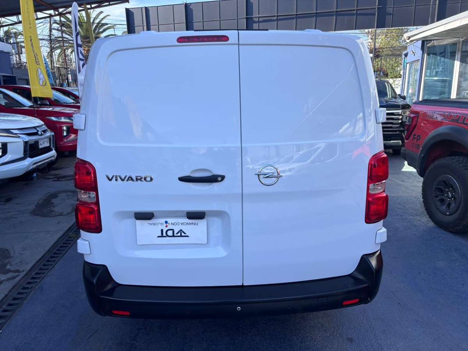 Opel VIVARO TD 150 2.0 2023 - Imagen 7 de 10
