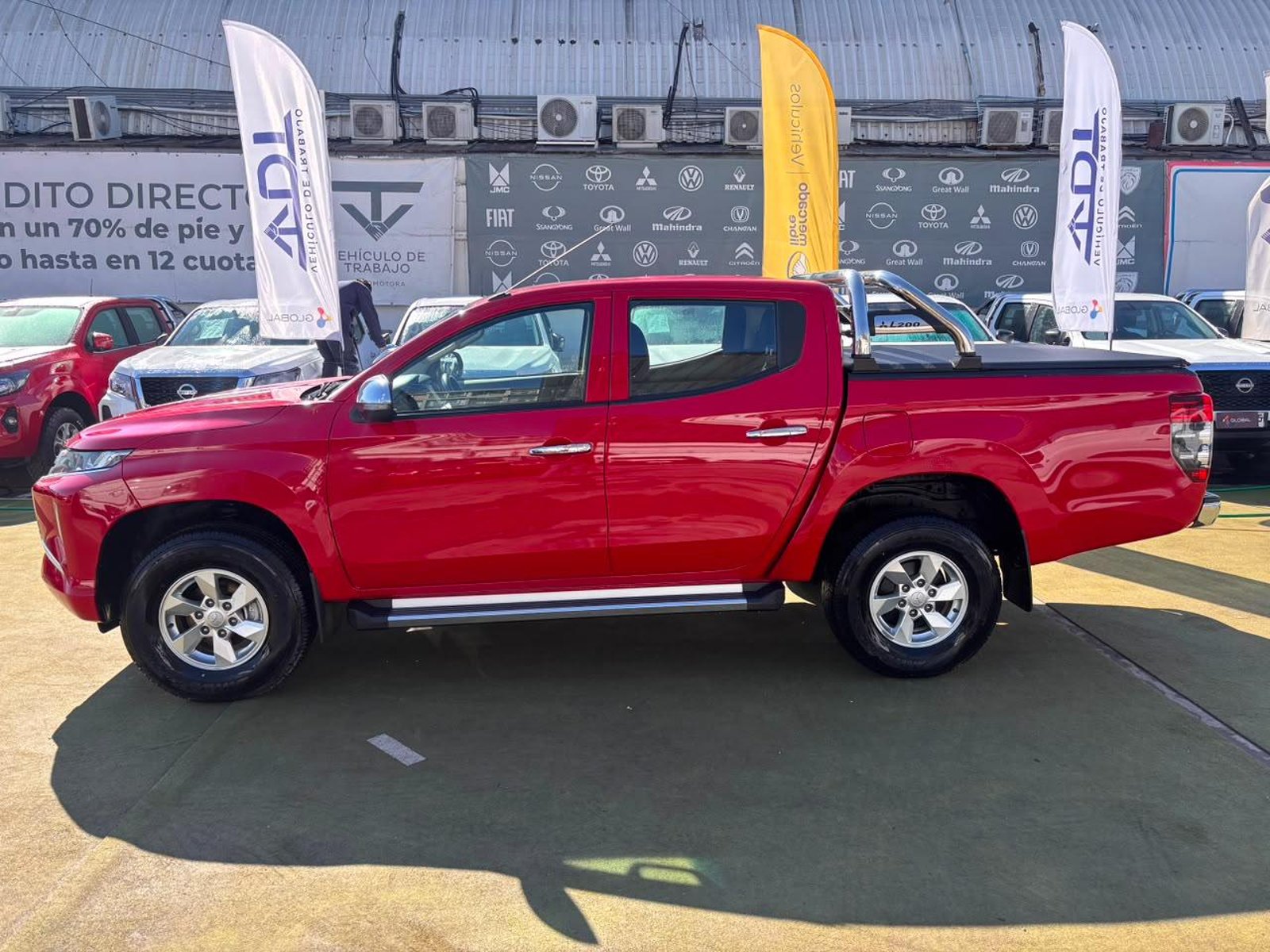 Mitsubishi L200 Katana 2.4 4x4 MT 2023 - Imagen 5 de 10