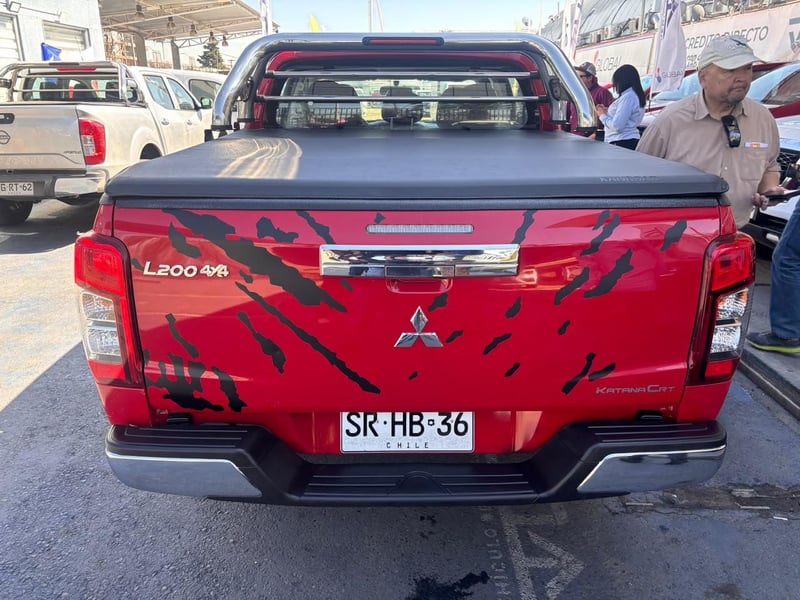 Mitsubishi L200 Katana 2.4 4x4 MT 2023 - Imagen 7 de 10