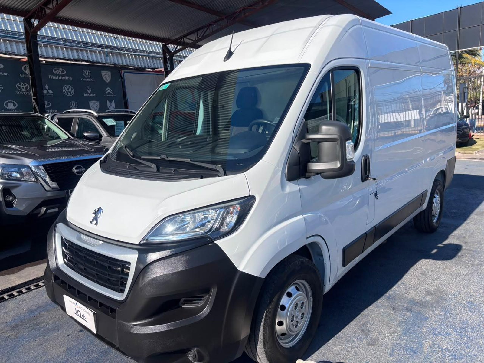 Peugeot BOXER - FURGON 2023 - Foto 3 de 10