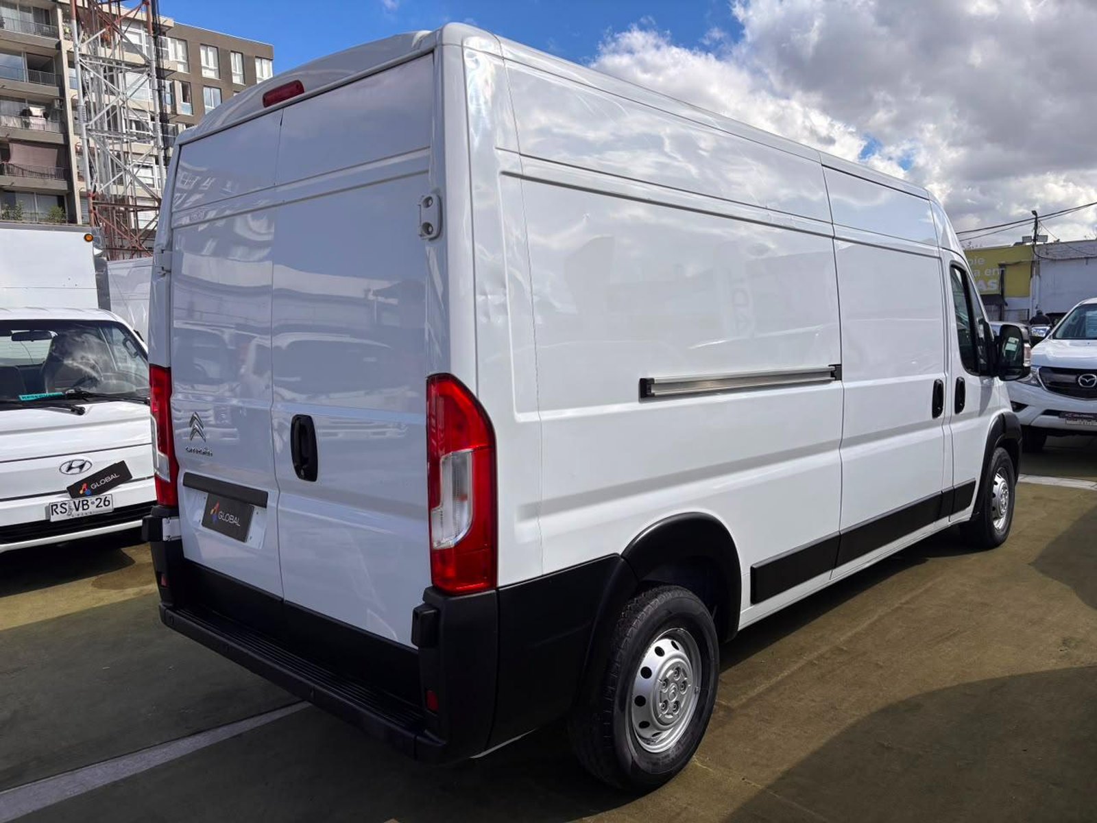 Citroën Jumper L3H2 2.0 Diesel 2023 - Imagen 8 de 10