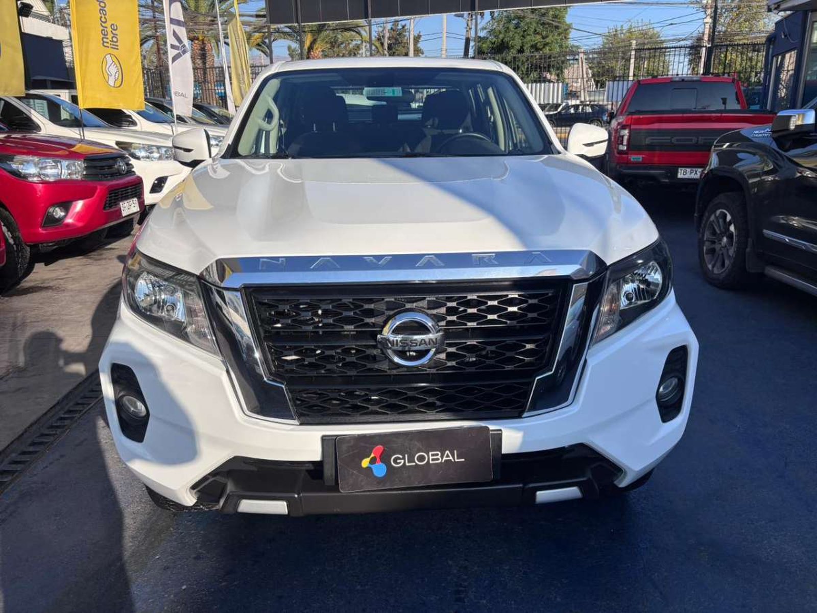 Nissan NAVARA D CAB 2.3 xe 4x2 2021 - Foto 2 de 10
