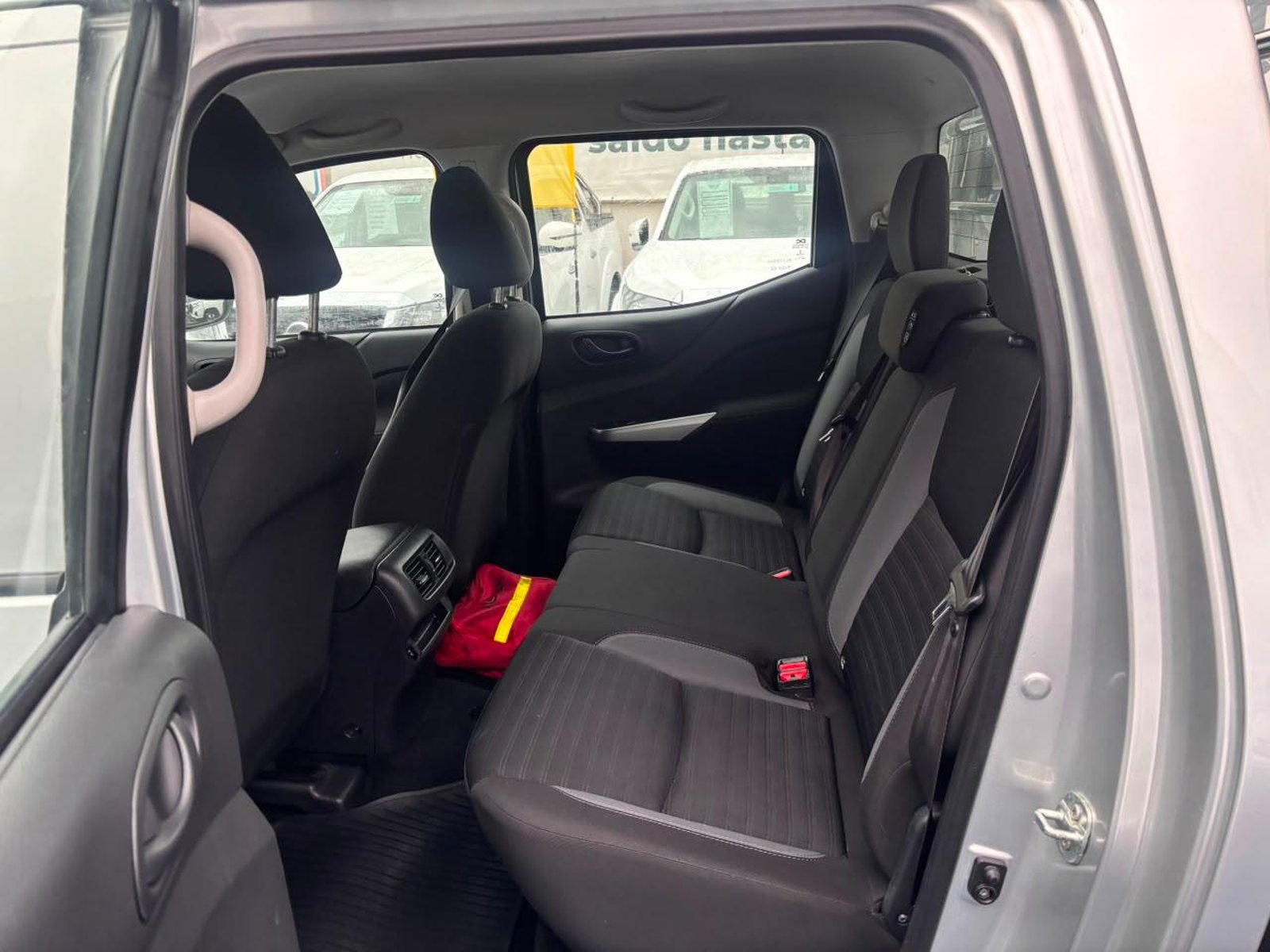 Nissan NAVARA XE 4X2 2.3 DIESEL 2024 - Imagen 9 de 10