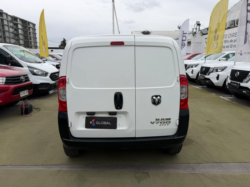 RAM VAN 700 CITY 2023 - Imagen 7 de 10