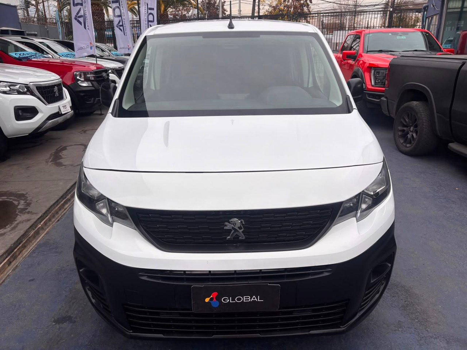 Peugeot PARTNER 2021 - Foto 2 de 10