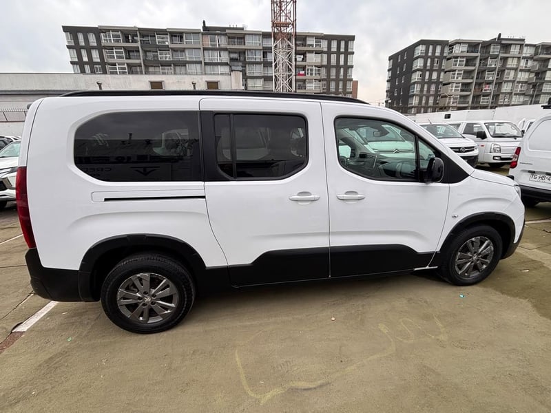 Peugeot RIFTER AT 1.5 Diesel 2024 - Imagen 4 de 10