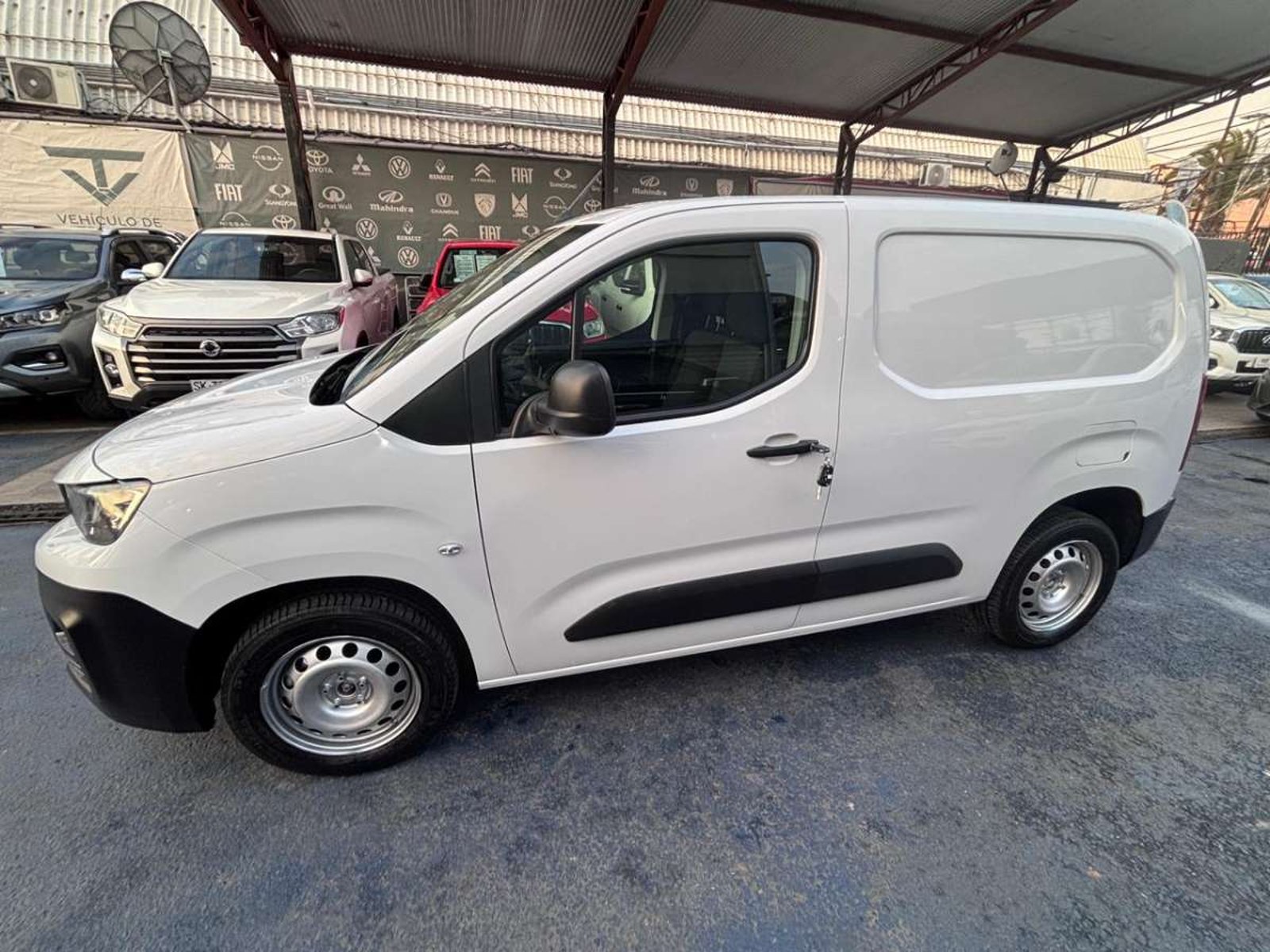 Peugeot PARTNER L1 BLUE HDI 100 1.5 2023 - Imagen 5 de 10