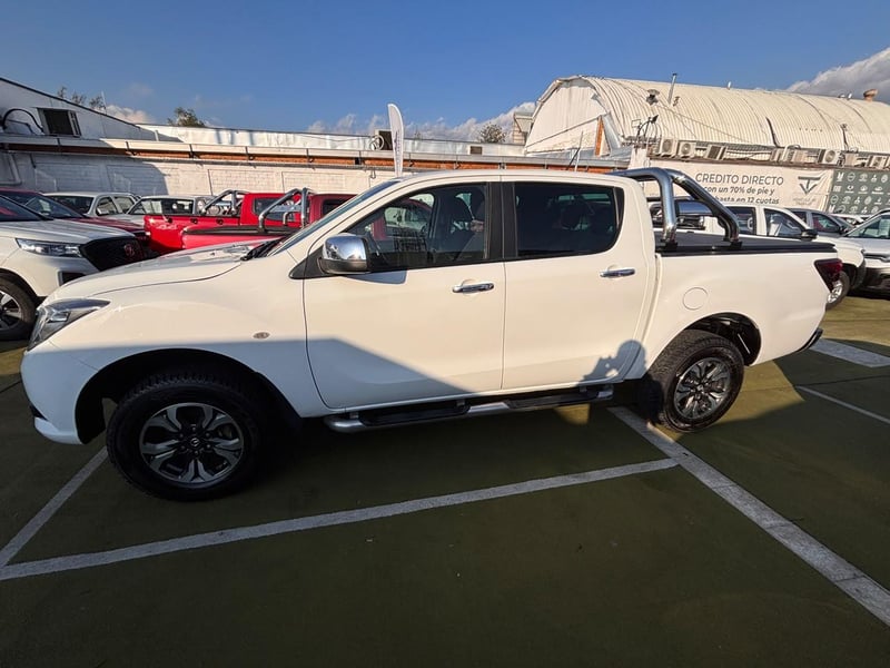 Mazda BT-50 SDX 4X4 2.2 Diesel 2022 - Imagen 4 de 10