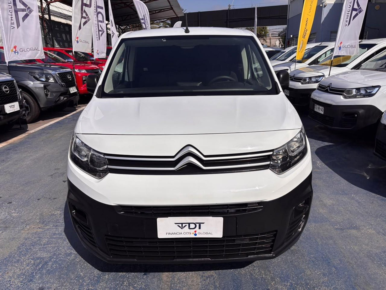 Citroën Berlingo XL 1.6 Diesel 2021 - Foto 2 de 10