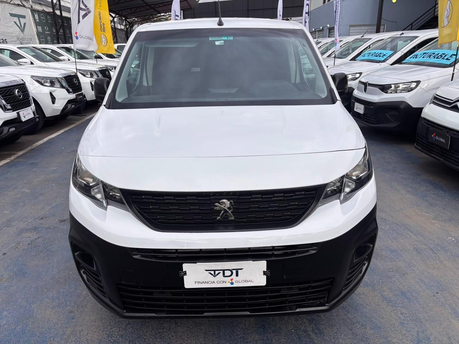 Peugeot PARTNER 2023 - Foto 2 de 10