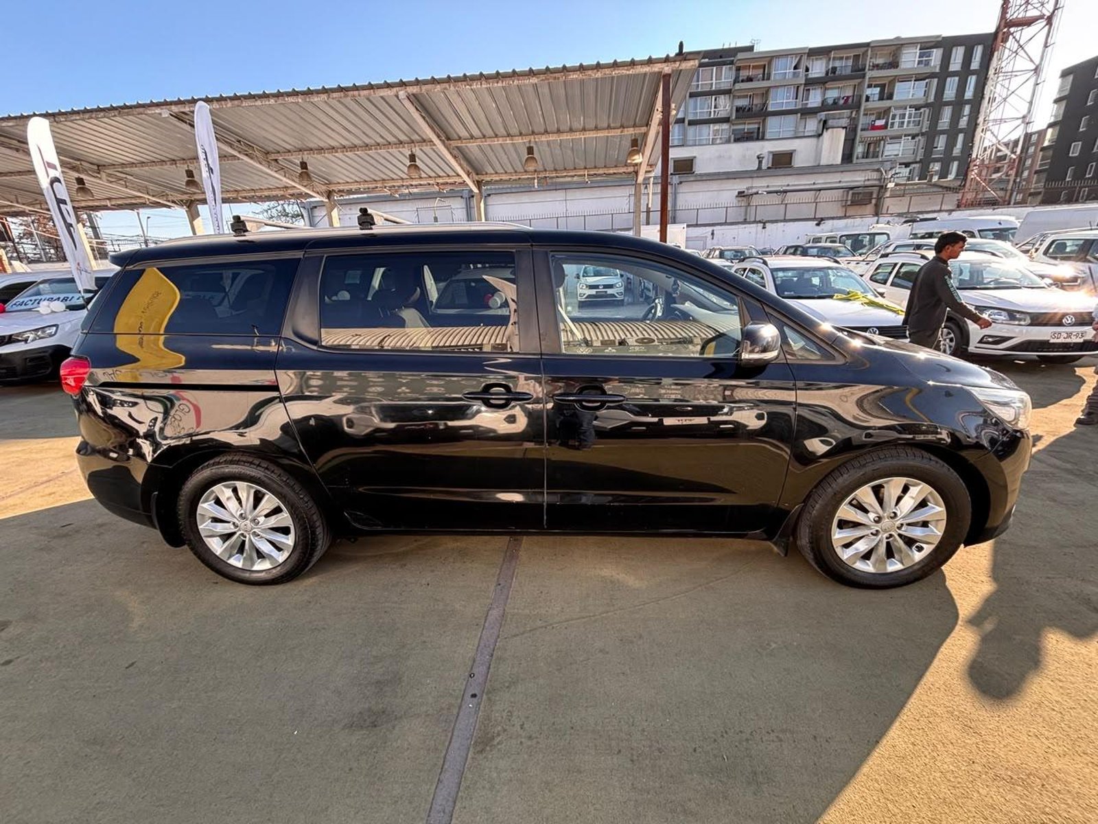 Kia Grand Carnival GLS 3.3 V6 2015 - Foto 4 de 10