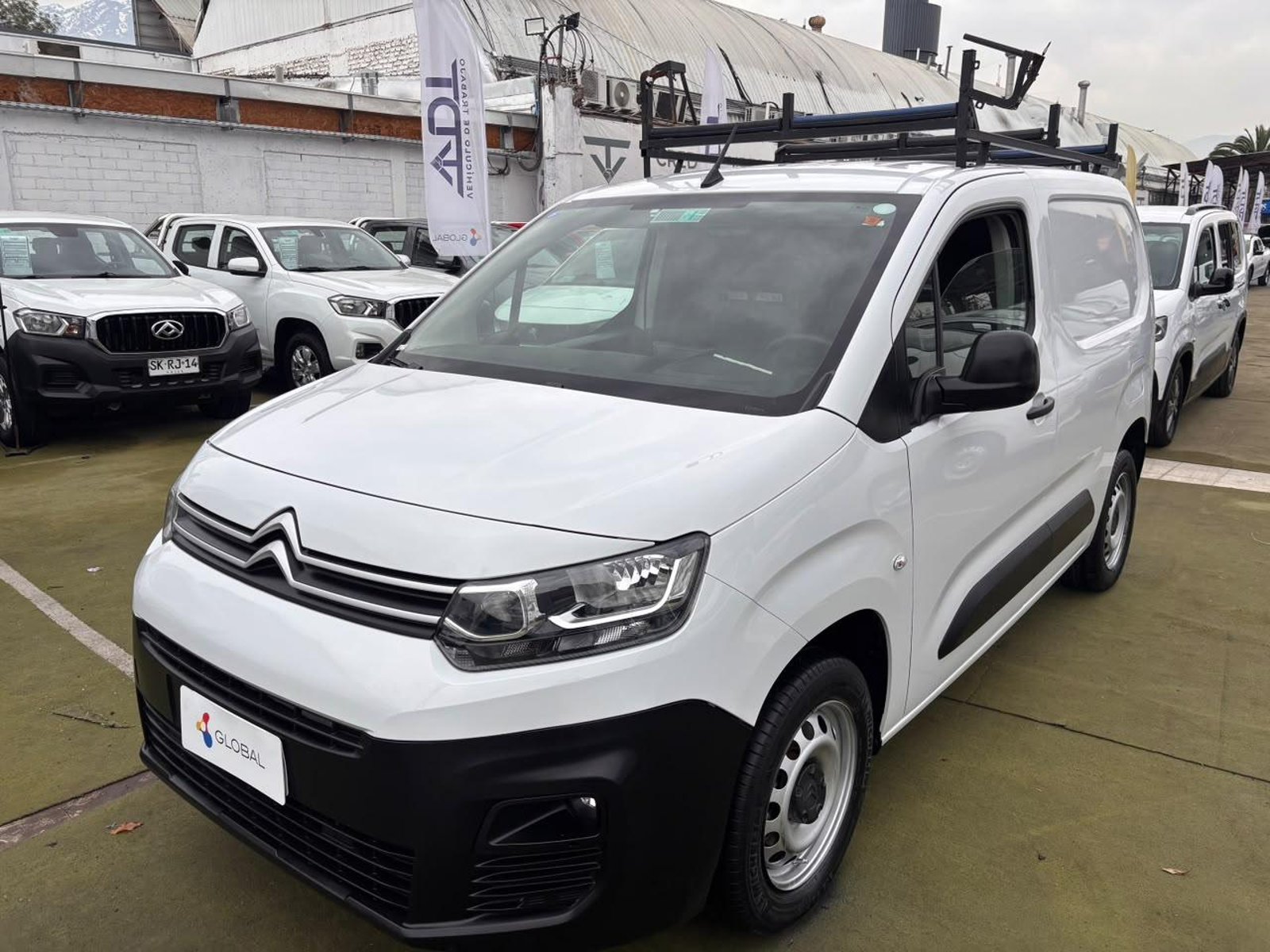 Citroën Berlingo 2024 - Foto 3 de 10