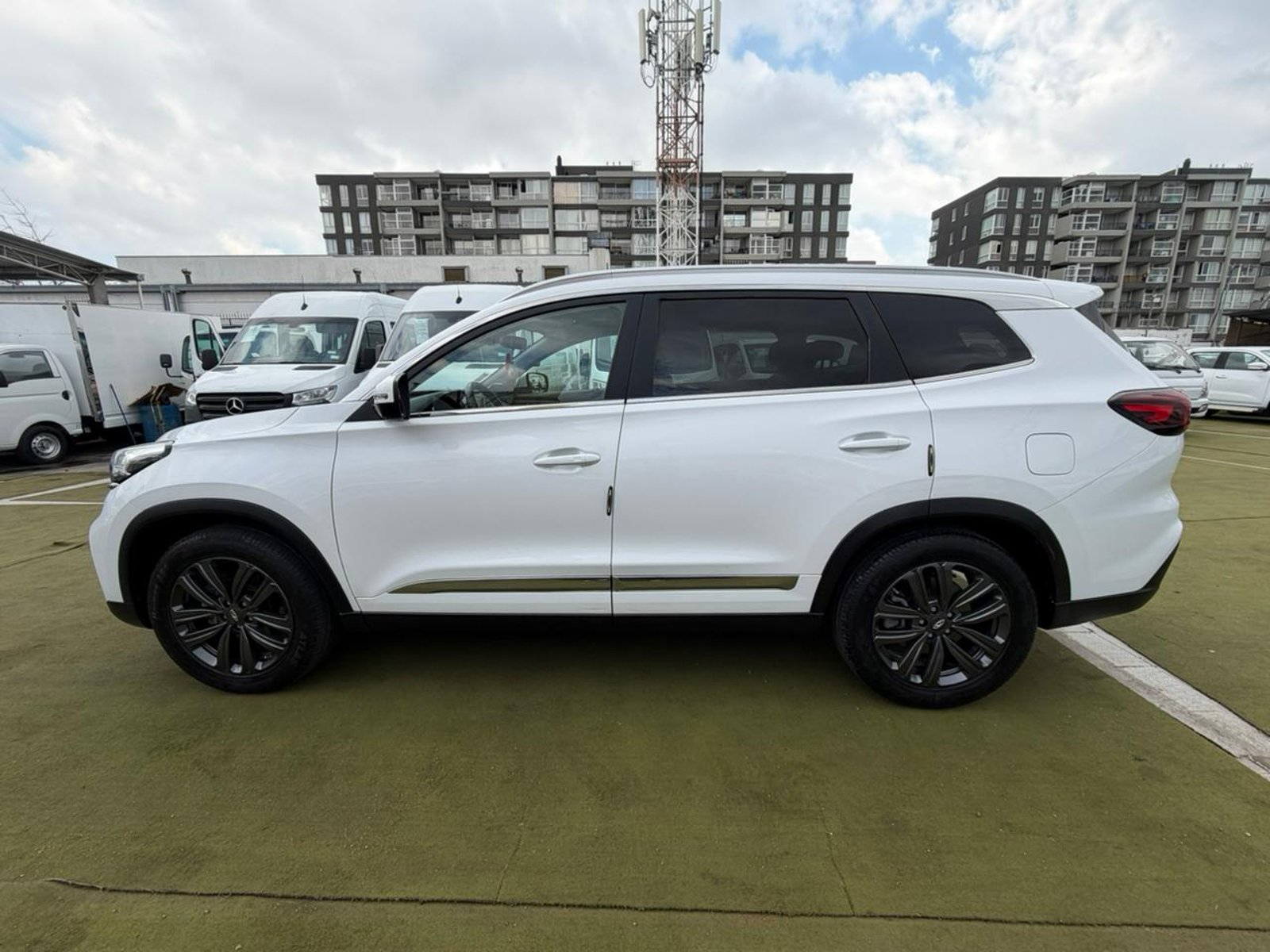 Chery TIGGO 8 GLX 1.5T 2021 - Foto 5 de 10