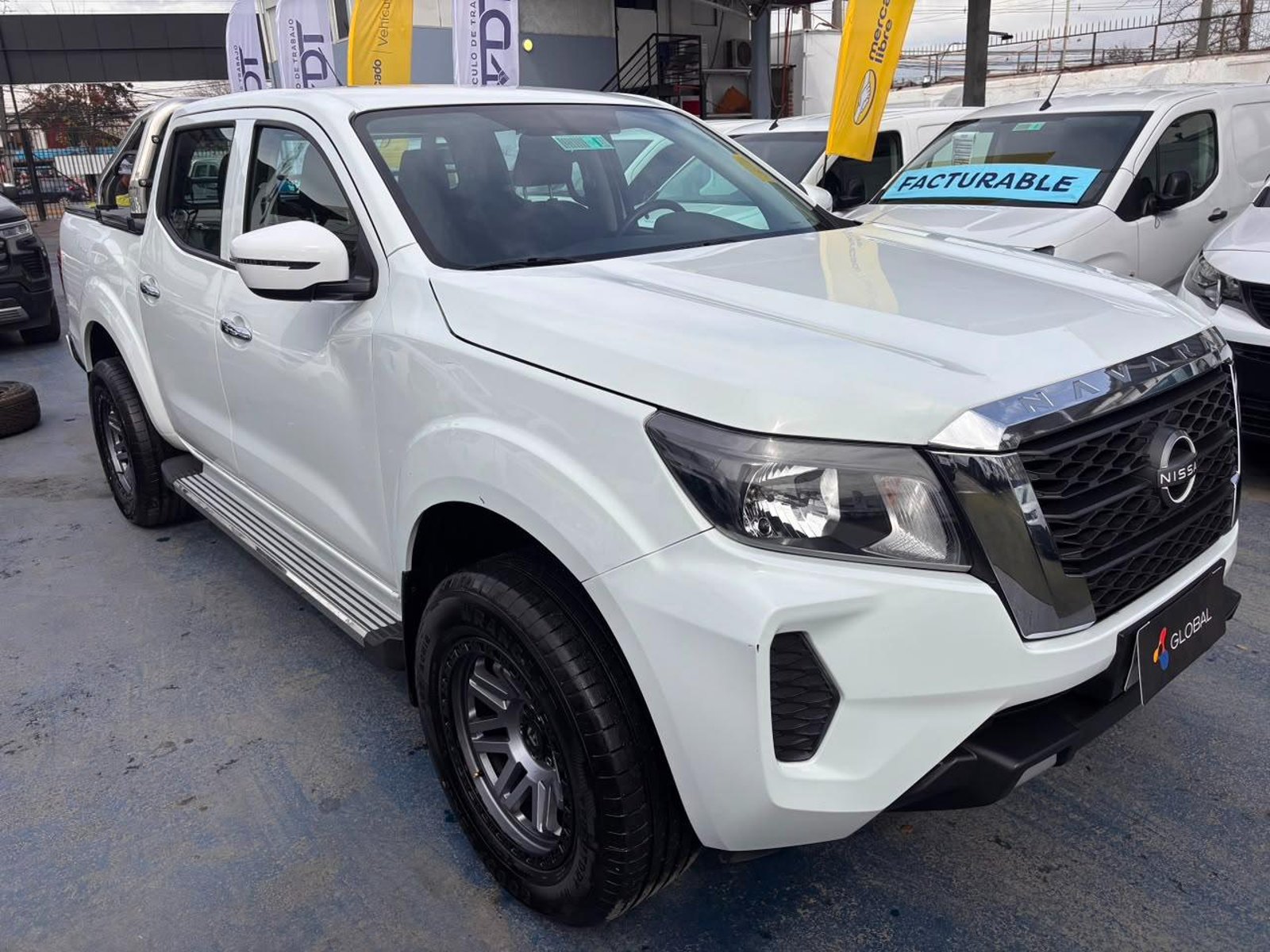 Nissan NAVARA XE 4X2 2.3 DIESEL 2024 - Foto 3 de 10