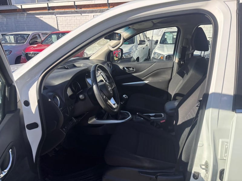 Nissan NAVARA D CAB 2.3 xe 4x2 2023 - Imagen 10 de 10