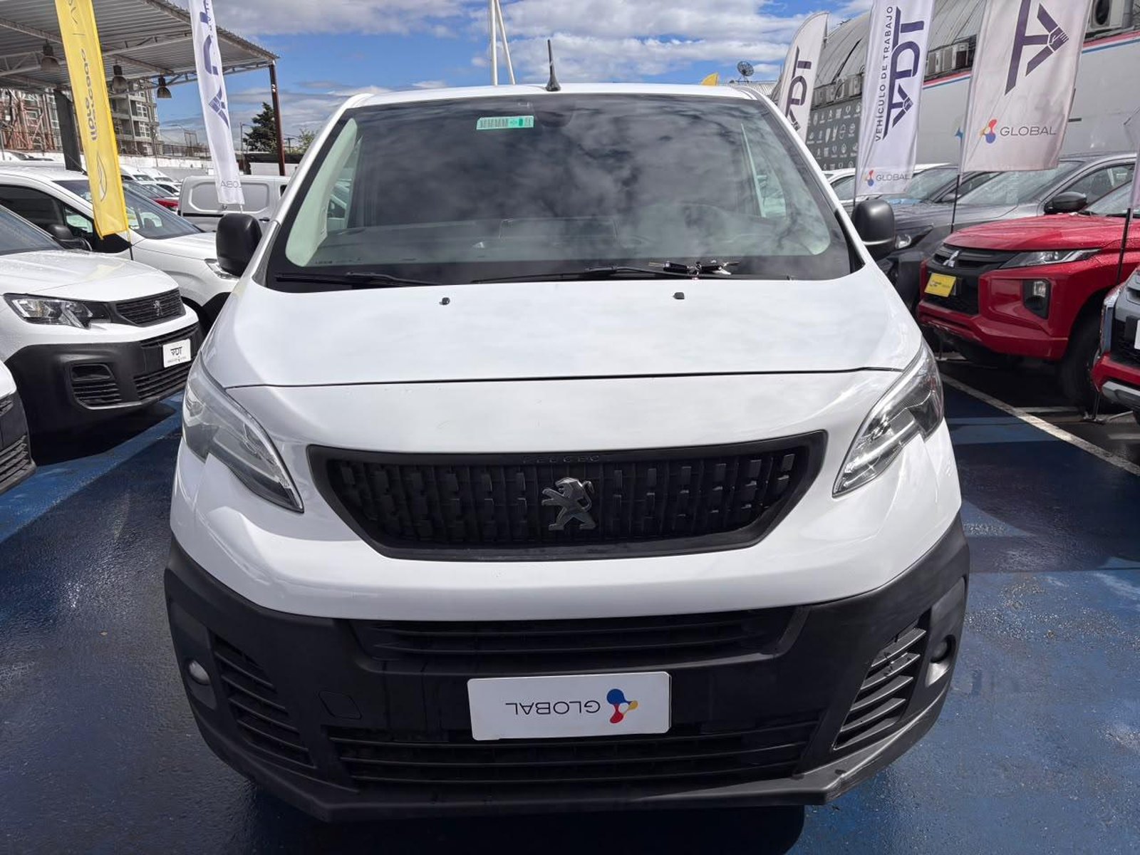 Peugeot EXPERT Premium Long 2.0 HDi 2023 - Foto 2 de 10