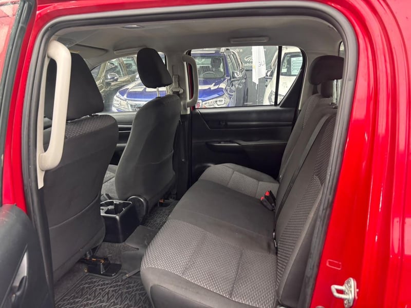 Toyota HILUX 4X4 2.4 MT 2024 - Imagen 9 de 10